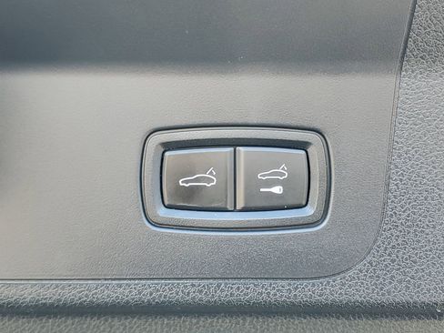 Used 2023 Porsche Panamera Platinum Edition image 9