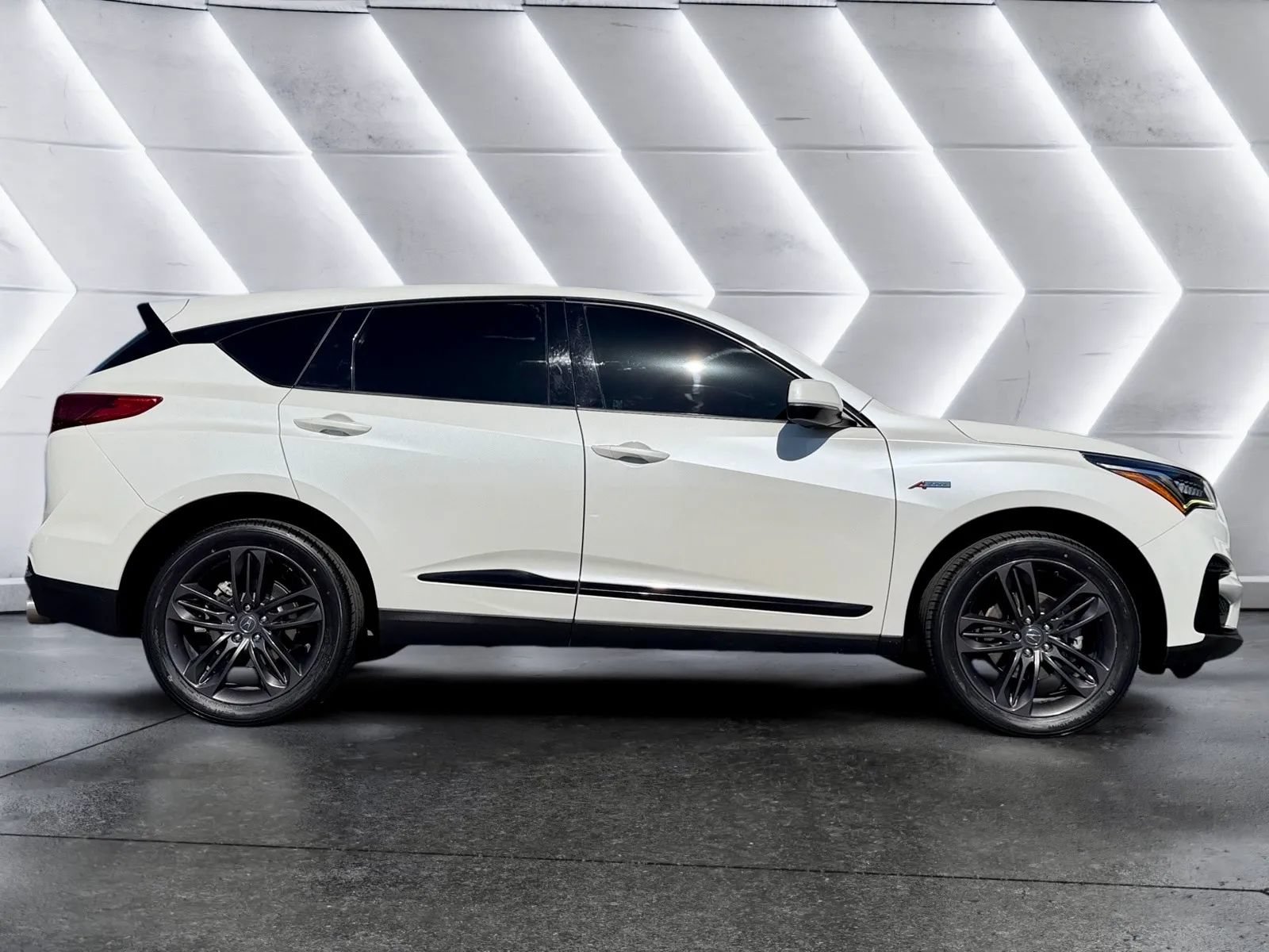 Used 2019 Acura RDX w/ Advance Package FWD image 4