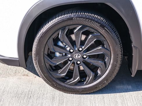 Used 2025 Lexus UX 300h FWD image 10