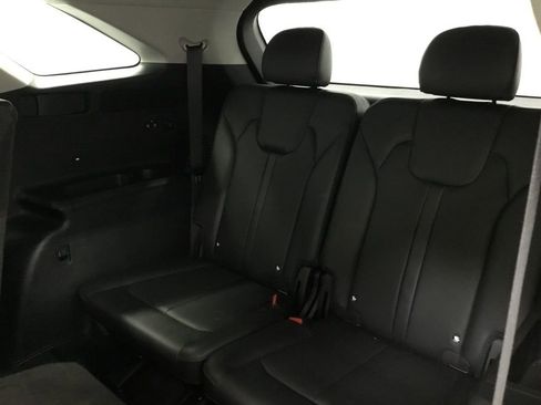 Used 2025 Kia Sorento S image 27