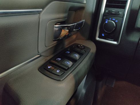 Used 2019 RAM 1500 Classic SLT RWD image 27