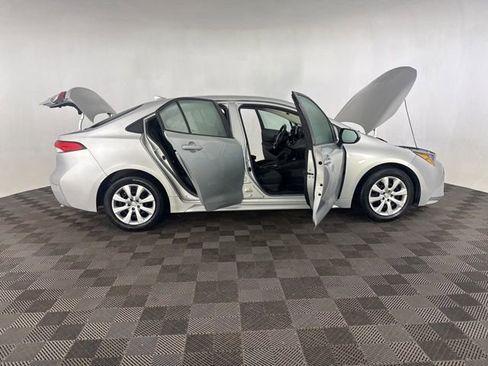 Used 2024 Toyota Corolla LE image 18