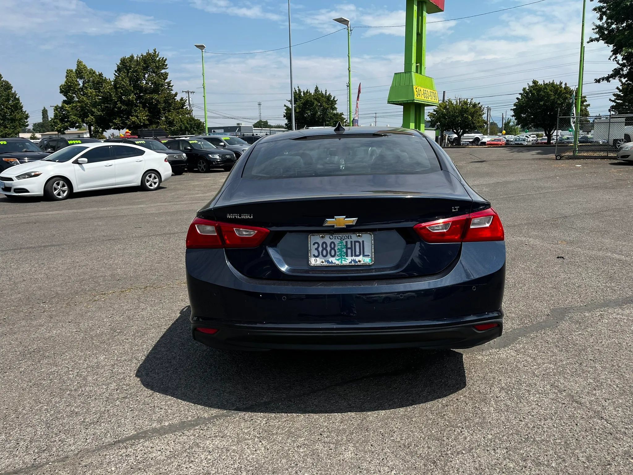 Used 2016 Chevrolet Malibu LT w/ Driver Confidence Package FWD image 4