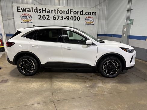 New 2026 Ford Escape Platinum w/ Premium Technology Package image 7