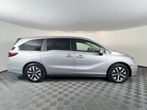 Certified 2026 Honda Odyssey EX-L image 8