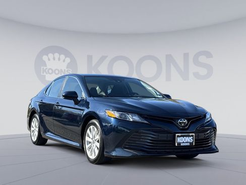 Used 2019 Toyota Camry LE image 8