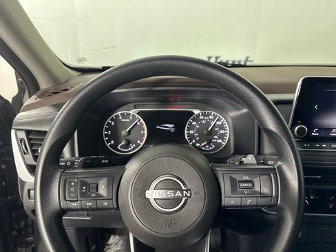 Used 2023 Nissan Rogue S image 21
