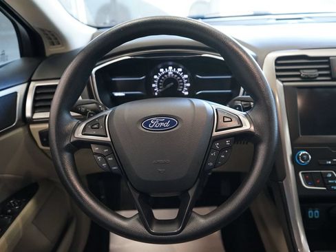 Used 2019 Ford Fusion SE AWD/4WD image 30
