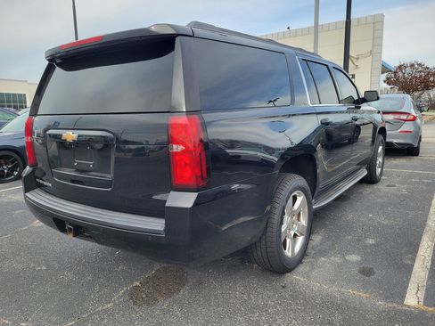 Used 2015 Chevrolet Suburban LT image 4