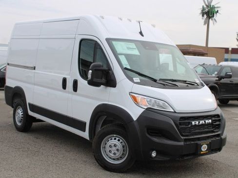 New 2026 RAM ProMaster 1500 w/ Convenience Group image 1