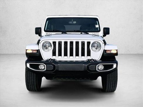 Used 2022 Jeep Wrangler Unlimited Sahara AWD/4WD image 3