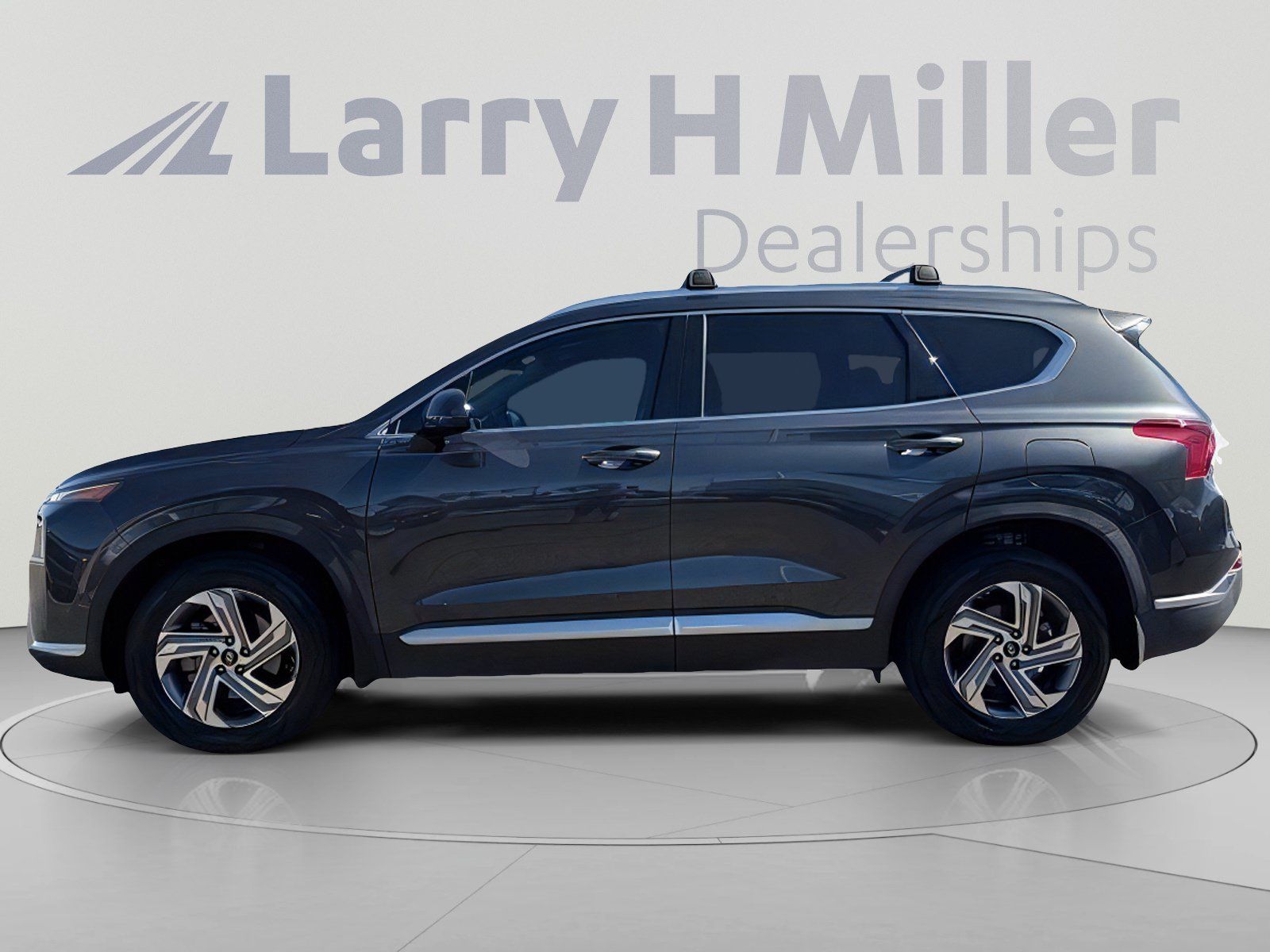 Used 2022 Hyundai Santa Fe SEL FWD image 2