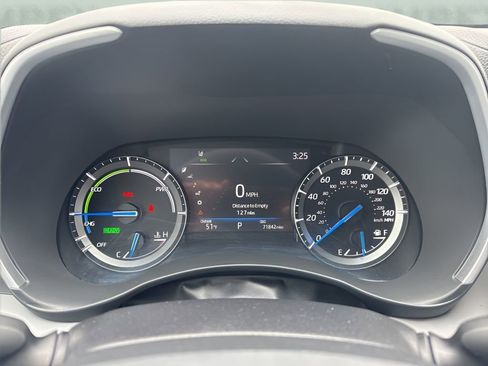 Used 2021 Toyota Highlander XLE image 25