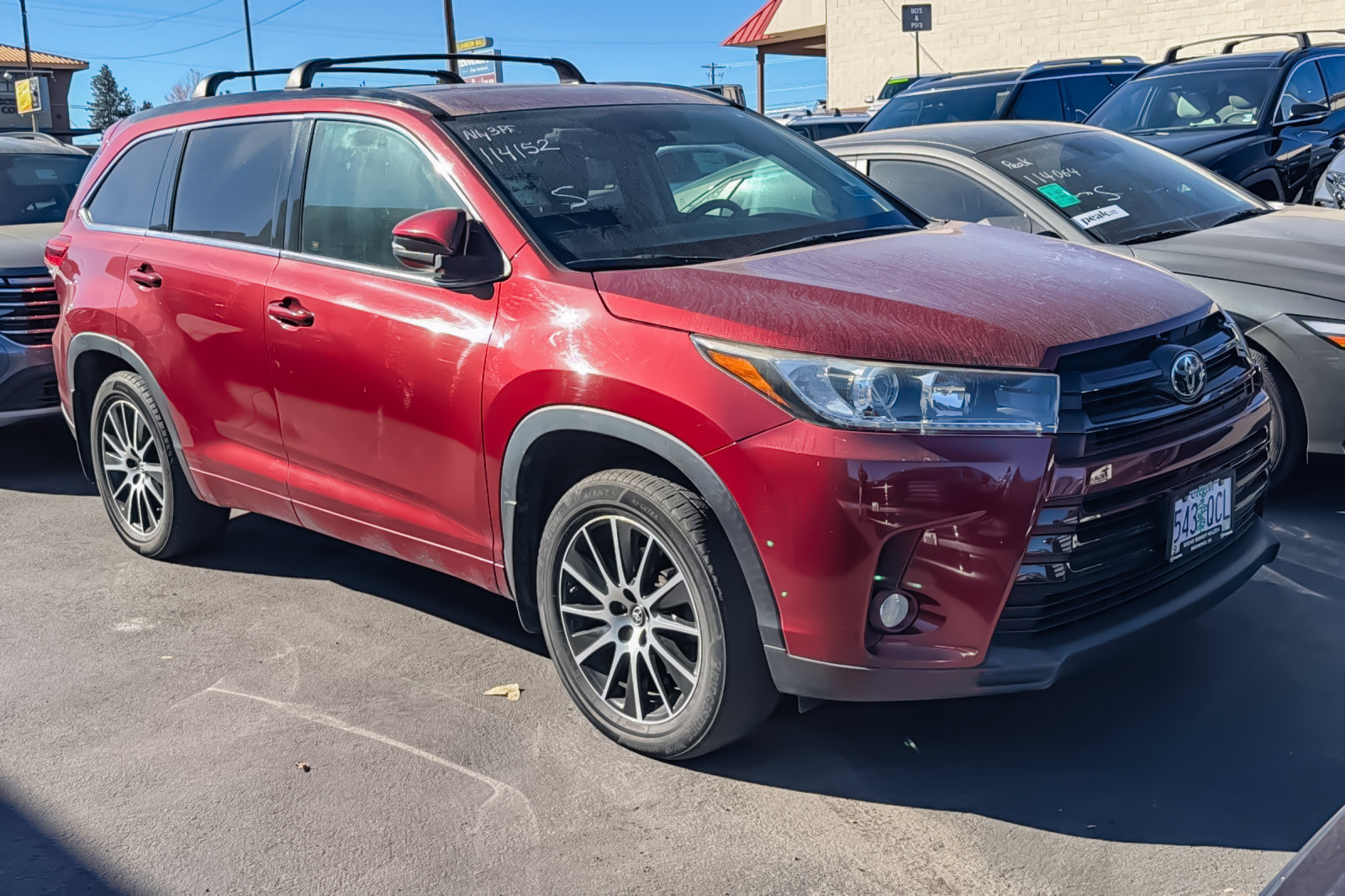 Used 2017 Toyota Highlander SE AWD/4WD image 2