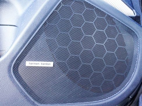 Used 2017 Subaru Outback 2.5i Limited image 16