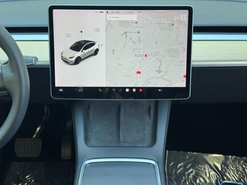 Used 2021 Tesla Model Y Long Range AWD/4WD image 20