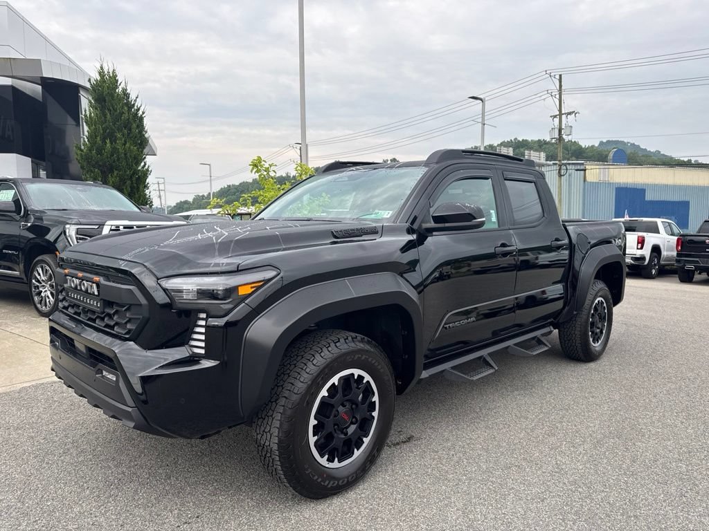 Used 2024 Toyota Tacoma TRD Off-Road w/ TRD Off Road Upgrade Package AWD/4WD image 1