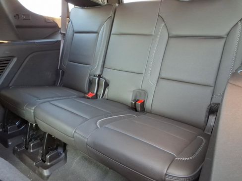 Used 2024 GMC Yukon Denali w/ Denali Reserve Package image 9