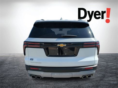 Used 2025 Chevrolet Traverse LT w/ Sun and Wheel Package image 5