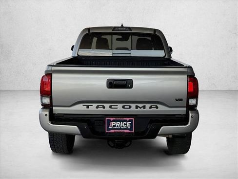 Used 2019 Toyota Tacoma TRD Off-Road w/ Technology Package AWD/4WD image 8