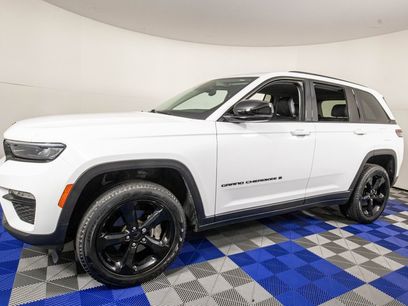 Used 2023 Jeep Grand Cherokee Limited w/ Black Appearance Package