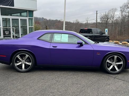 Used 2018 Dodge Challenger R/T image 6