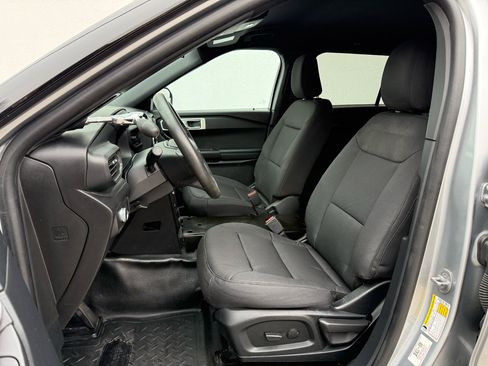 Used 2022 Ford Explorer AWD image 3