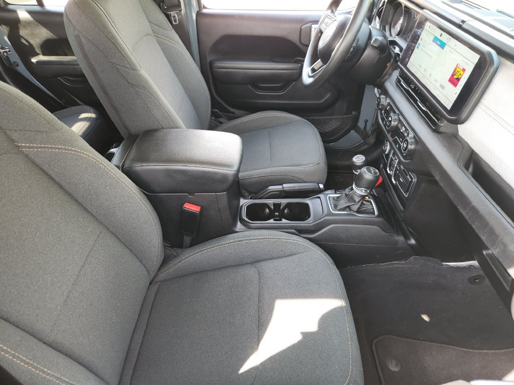 Used 2025 Jeep Gladiator Sport AWD/4WD image 12