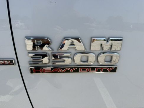 Used 2016 RAM 3500 Tradesman w/ Chrome Appearance Group AWD/4WD image 16