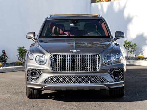 Used 2023 Bentley Bentayga Extended Wheelbase image 9