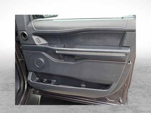 Used 2024 Ford Expedition XLT image 10