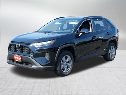 Certified 2025 Toyota RAV4 XLE AWD/4WD image 3