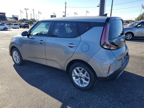 Used 2024 Kia Soul LX w/ Option Group 015 image 3