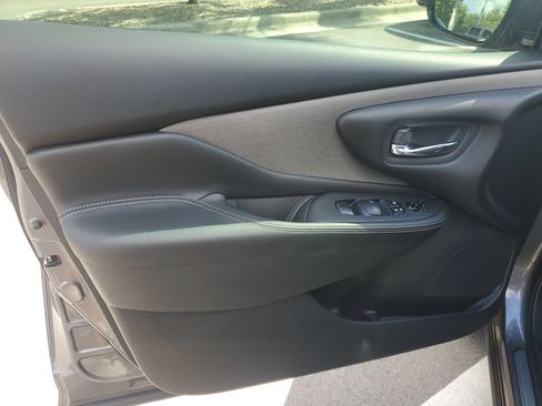 Used 2022 Nissan Murano SV AWD/4WD image 9