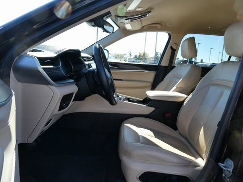 Used 2021 Jeep Grand Cherokee L Limited image 24