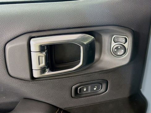 Used 2025 Jeep Wrangler Sahara w/ Safety Group image 19