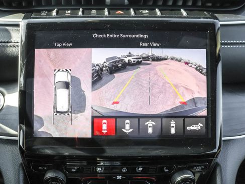 New 2025 Jeep Grand Cherokee Limited w/ Luxury Tech Group II image 21