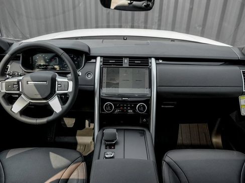 Used 2025 Land Rover Discovery S AWD/4WD image 20