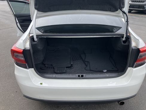 Used 2017 Subaru Impreza 2.0i Limited image 12