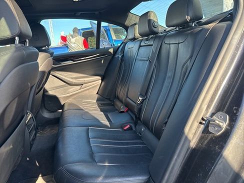 Used 2019 BMW 530i xDrive w/ Convenience Package image 12