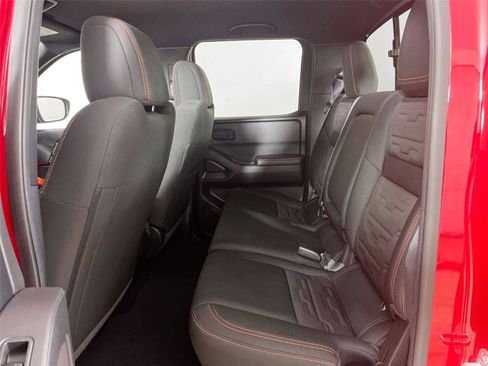 Used 2026 Nissan Frontier PRO-4X AWD/4WD image 11