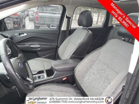 Used 2017 Ford Escape SE w/ SE Sport Appearance Package AWD/4WD image 20