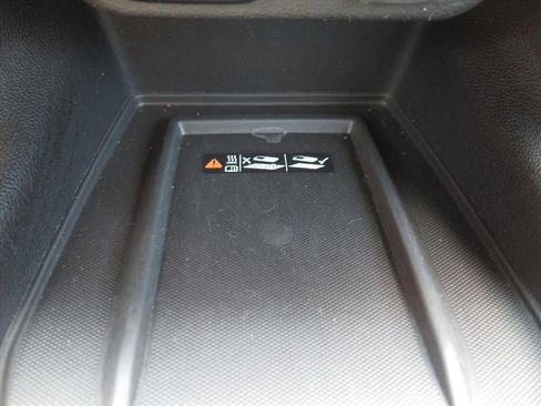 Used 2023 Chevrolet Traverse LT FWD image 10