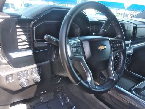 Used 2025 Chevrolet Silverado 2500 LTZ w/ LTZ Convenience Package AWD/4WD image 28