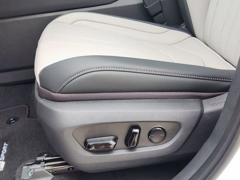 New 2026 Lexus TX 500h AWD image 17