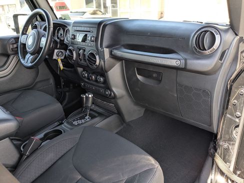 Used 2018 Jeep Wrangler Unlimited Sport S AWD/4WD image 27