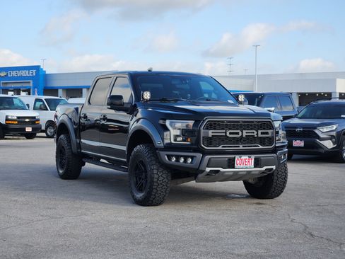 Used 2018 Ford F150 Raptor w/ Equipment Group 802A Luxury AWD/4WD image 3