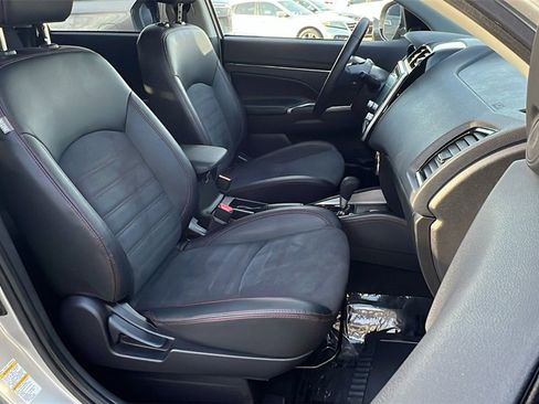 Used 2024 Mitsubishi Outlander Sport SE image 12