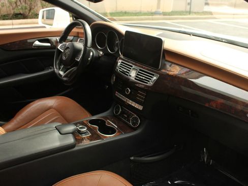 Used 2015 Mercedes-Benz CLS 400 image 24