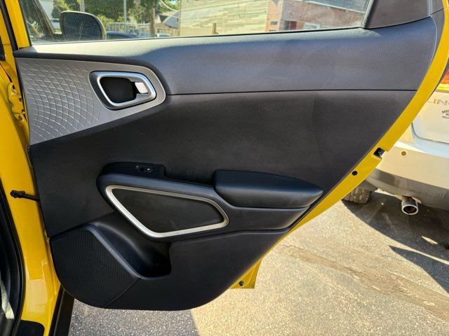 Used 2020 Kia Soul LX FWD image 18